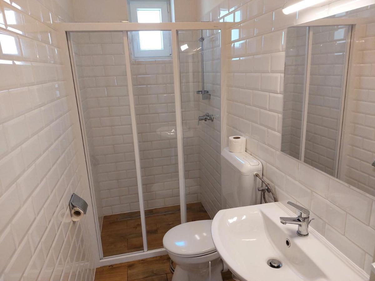 Hostel Zamardi Bagian luar foto